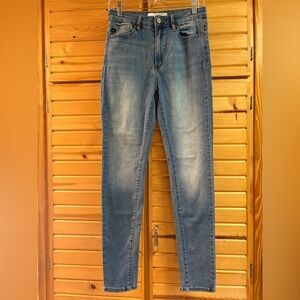 Women’s High Rise KanCan Curvy Straight Leg Blue Jeans, Size 9 or 28